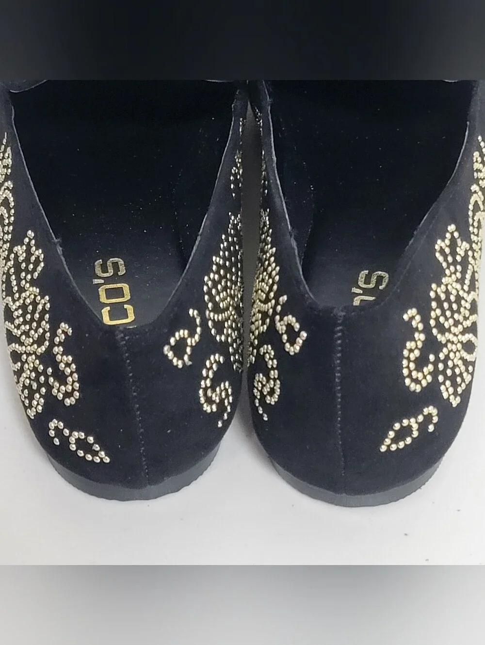 Chicos NWOT Embillished Black Loafers With Gold Beading size 6.5.